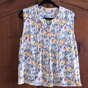 COPY - White and Blue Floral V-Neck Sleeveless Blouse, Size L, very flattering …